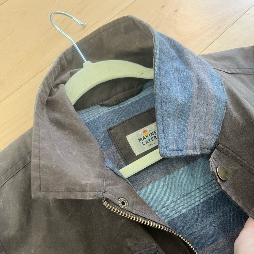 Marine layer size small waxed jacket